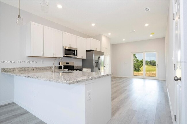 Building Photo - 835 Colville Dr