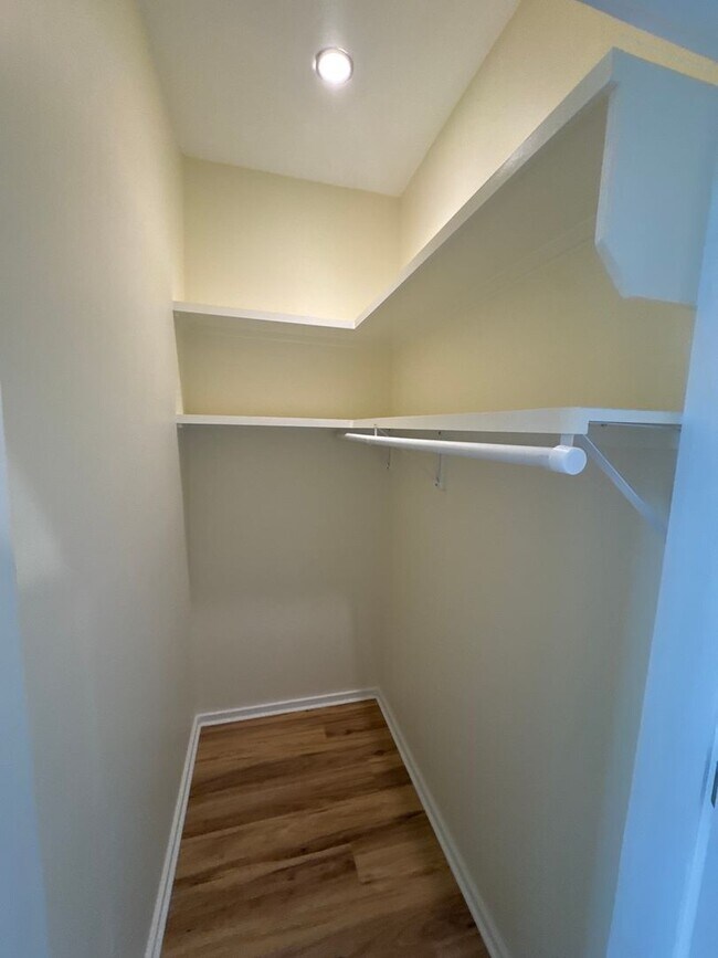 Building Photo - ? Special Offer: Apply and be approved by December 27, 2025, and receive ½ off the first month’s ...