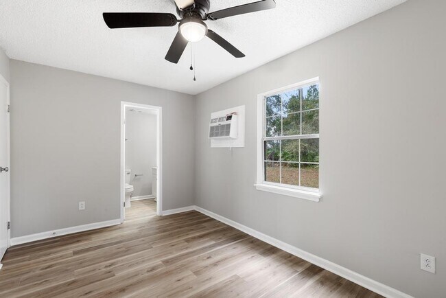 Building Photo - 104 Cone St