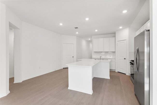 Building Photo - 117 Imola St