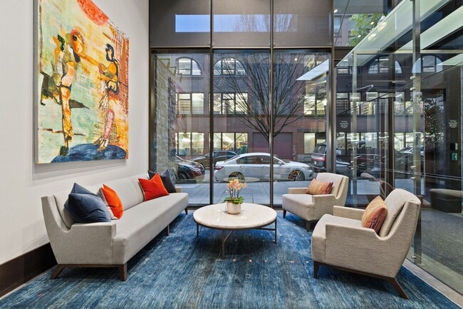 Building Photo - Exquisite 1BD/1.5BTH Condo Unit in the Pea...