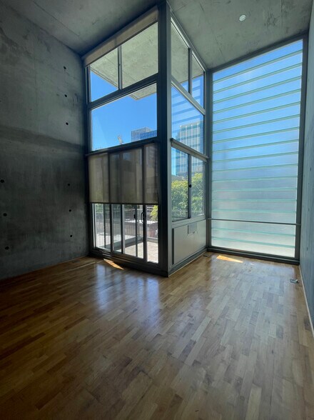Living room - 855 Folsom St