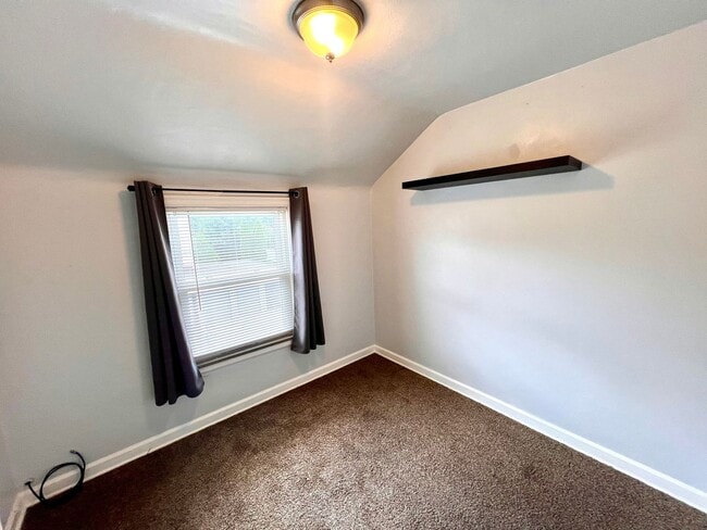 Building Photo - Sewickley - 3 Bedroom 2 Bathroom - Charmin...