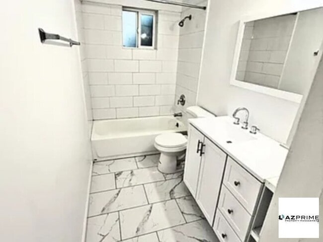 Building Photo - E Avalon Dr