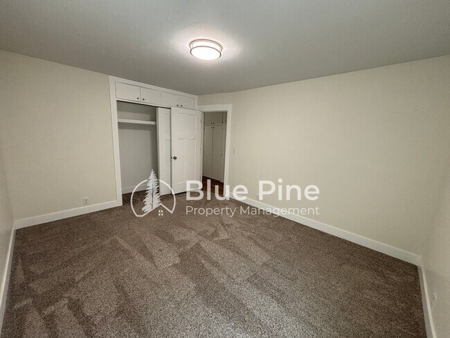 Building Photo - 351 Yale Ave