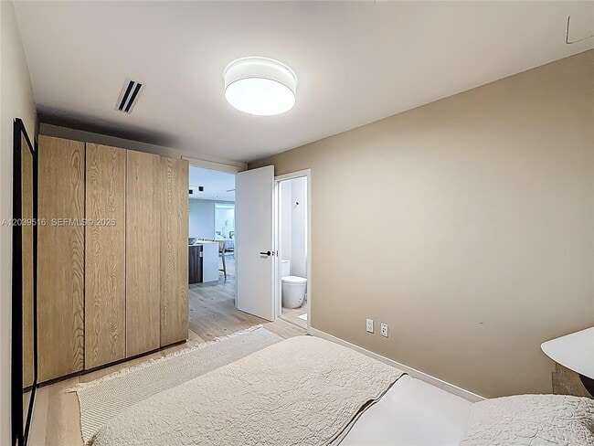 Building Photo - 350 Ocean Dr