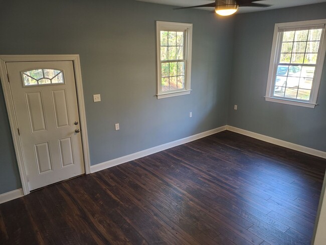 Building Photo - 3 bedroom, 2 bath home - Burgaw