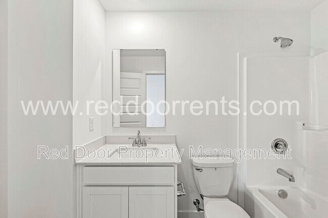 Building Photo - 2956 Grand Rdg Dr