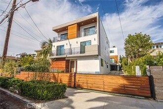 Building Photo - 5351 Lexington Ave