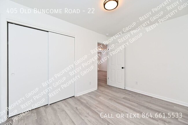 Building Photo - 405 Old Buncombe Rd