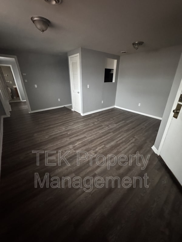 Building Photo - 205 Lake Ave