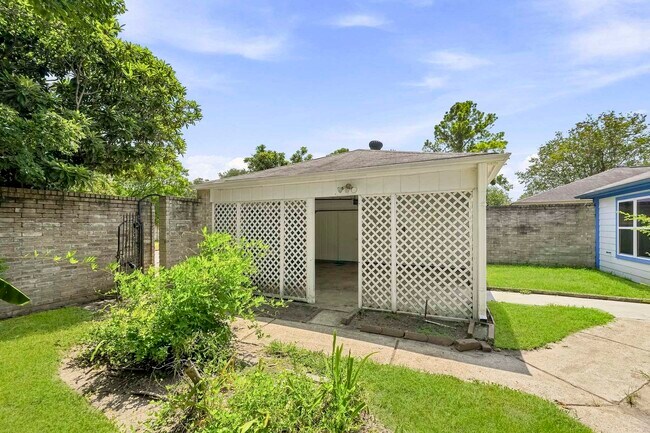 Building Photo - 16250 Indian Mill Dr