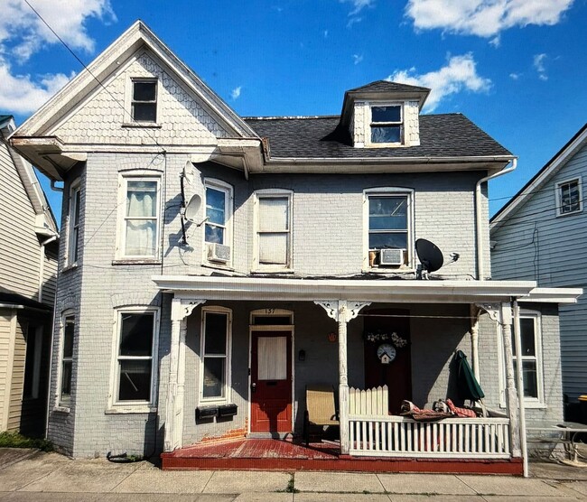 Primary Photo - 137 N Potomac St
