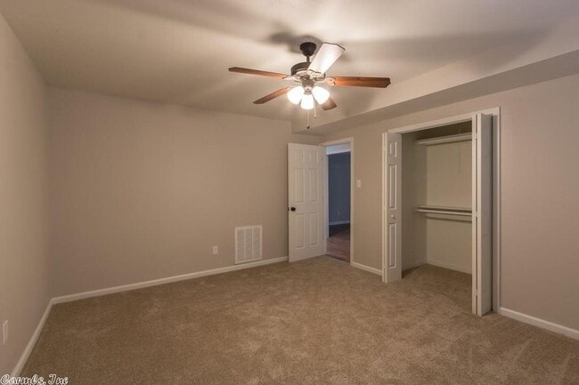 Building Photo - 14 Evergreen Ct