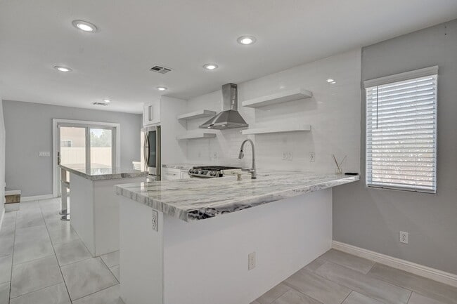 Building Photo - Fully Remodeled 3 Bed/ 2.5 Bath Home For Rent