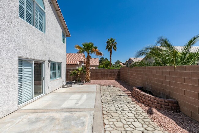 Building Photo - Beautiful 4-Bedroom Home Near Downtown Sum...