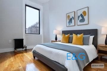 Building Photo - Top Level 3 BR Townhouse Custom Apt.  with large private outdoor Space