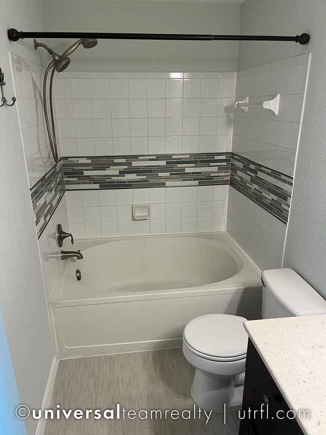 Building Photo - 11561 Villa Grand