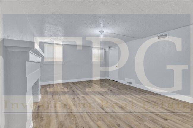 Building Photo - 9901 E Linwood Blvd