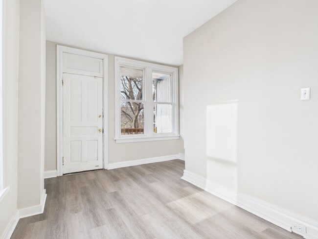 Building Photo - Spacious 4 Bedroom Single Family on Susquehanna St with Off Street Parking