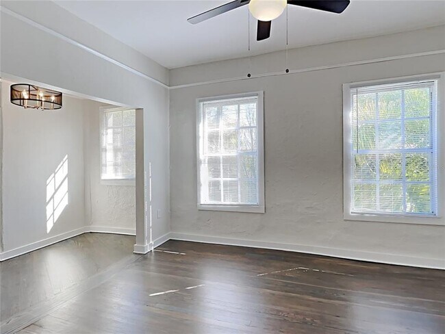 Building Photo - 2305 W Texas Ave