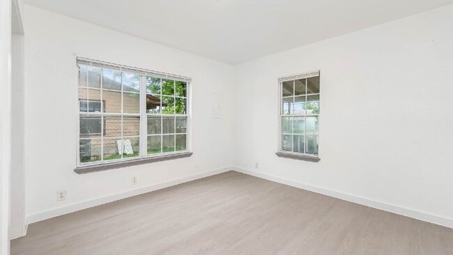 Building Photo - 1135 Ceralvo St