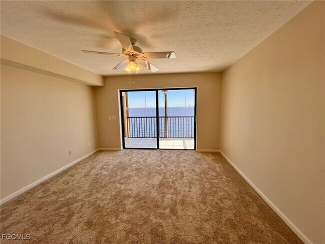 Building Photo - 4015 SE 20th Pl