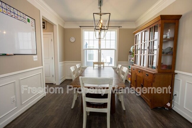 Building Photo - 2425 Morgans Point Dr