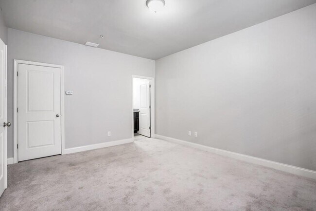 Building Photo - 612 Luckett Ct