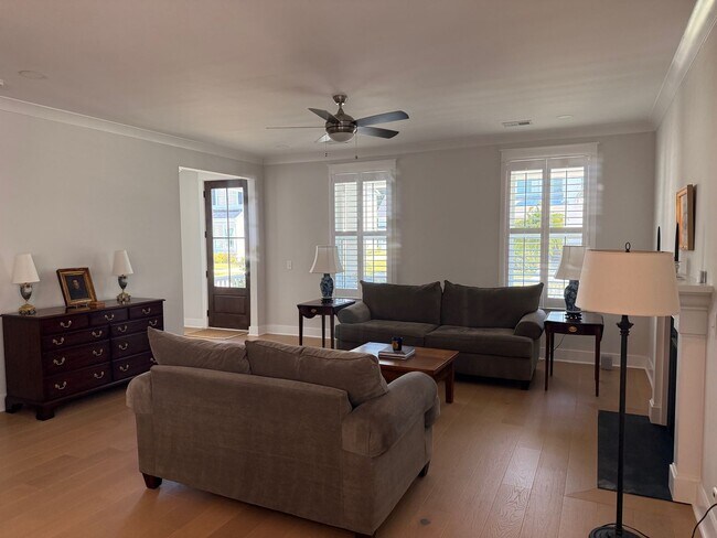 Building Photo - 4 Bedroom 3.5 Bath House in Twin Lakes - Johns Island