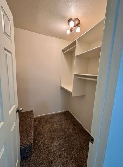 Building Photo - 1204 Acadia Pl