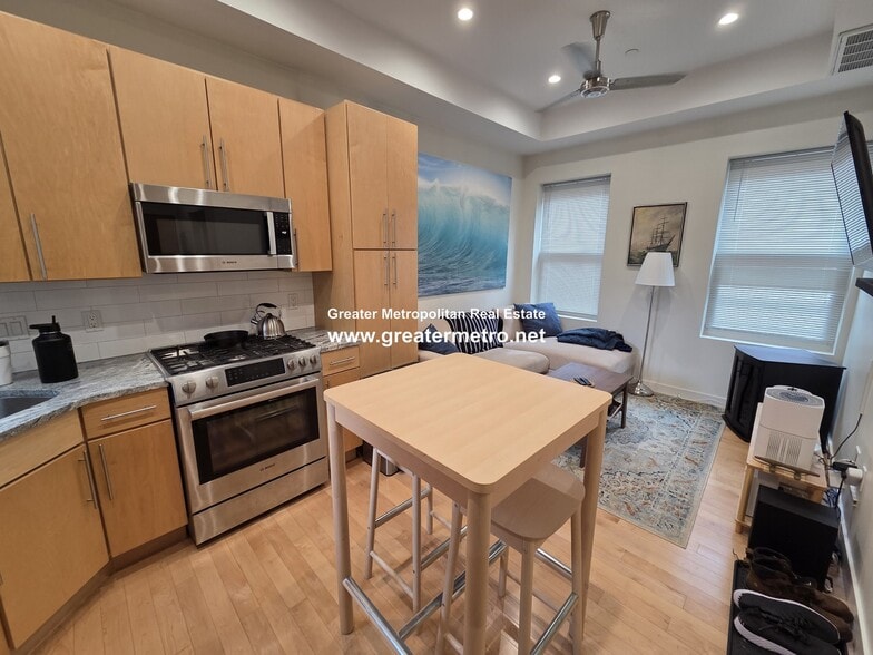 Building Photo - 6 Foster St