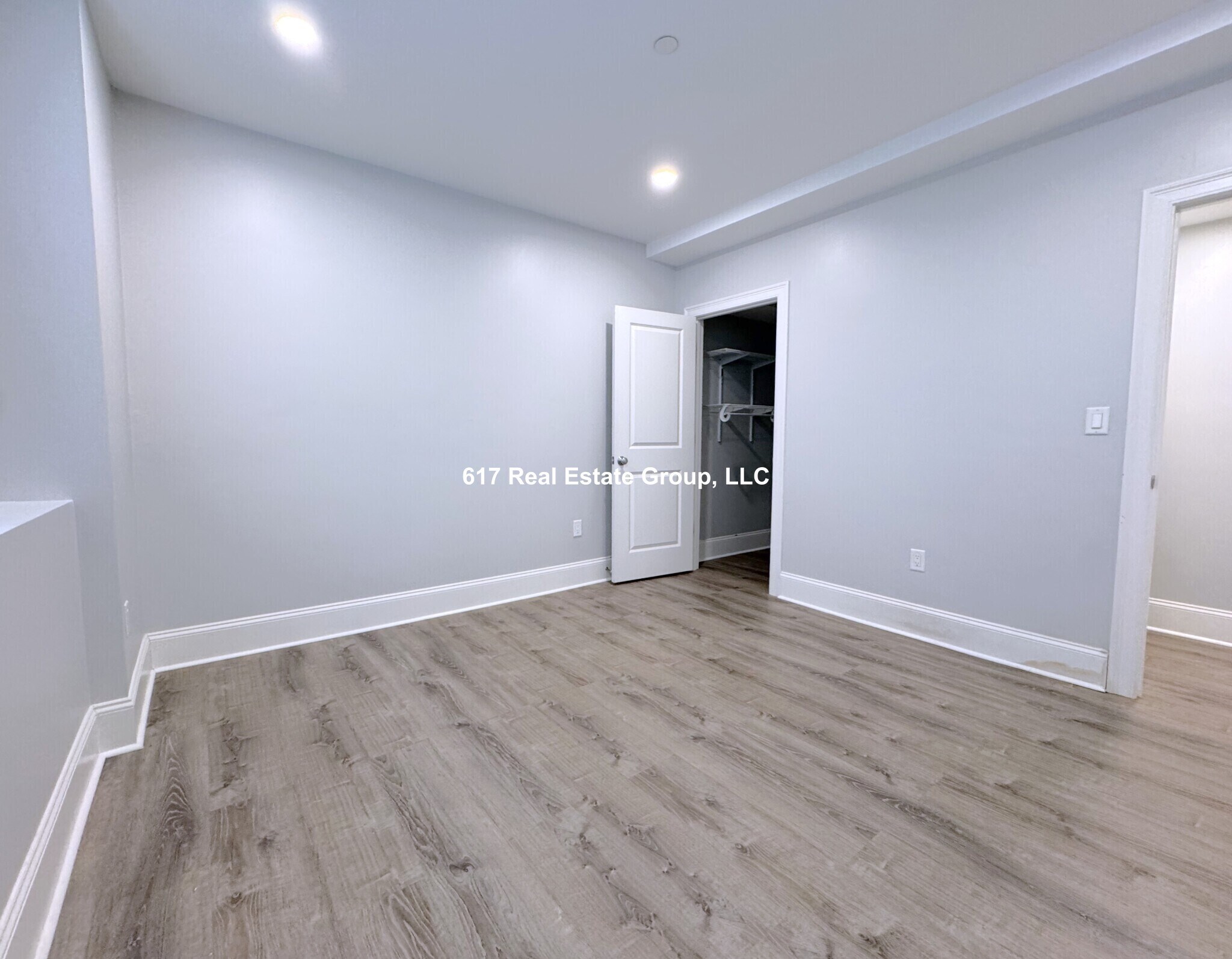 Building Photo - 120 Kenrick St