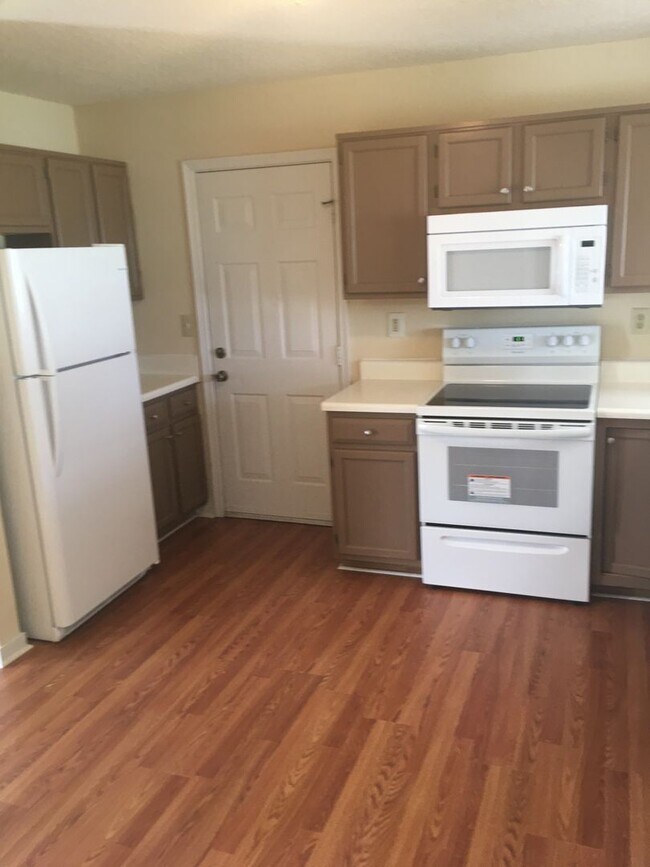 Building Photo - 1616 Fawcett Ln