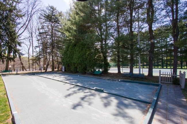 Building Photo - 120 Lexington Ct