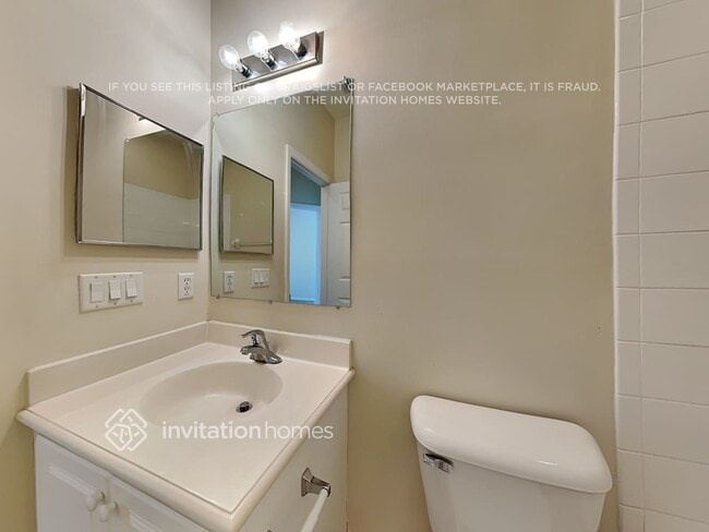 Building Photo - 187 E Thatch Palm Cir