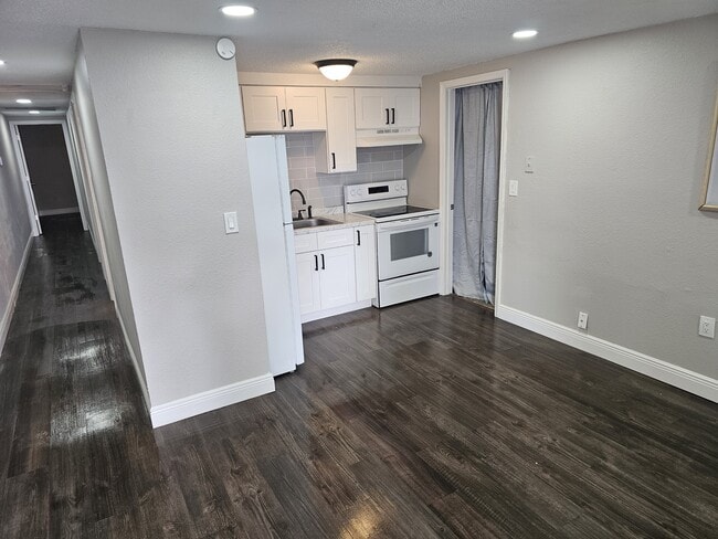 Building Photo - 2989 Willow Ave