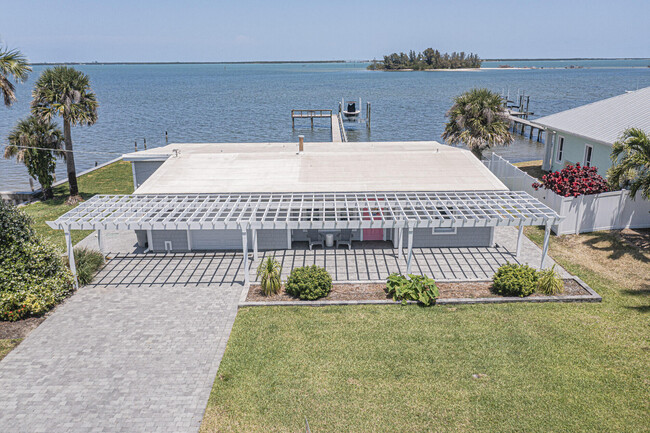 Primary Photo - 13630 N Indian River Dr