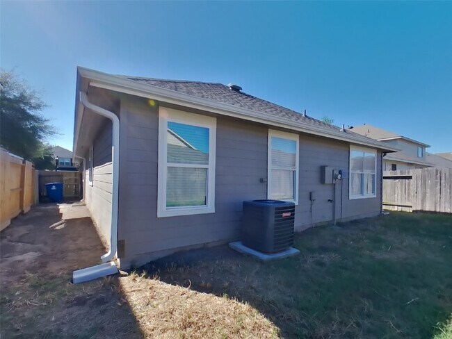 Building Photo - 7214 Winter Song Dr