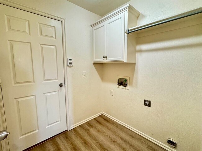 Building Photo - 17609 Gold Dr