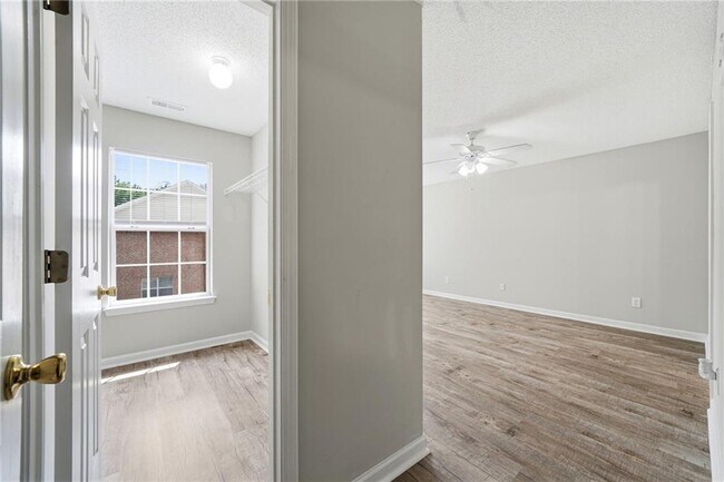 Building Photo - 5682 Lawley Rd