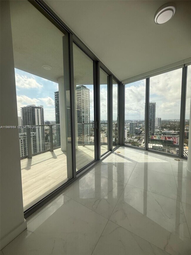 Building Photo - 2900 NE 7th Ave