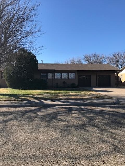 Building Photo - 2827 Lloyd Dr