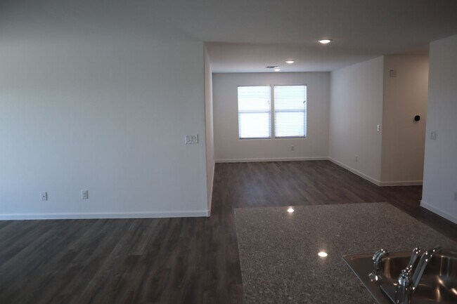 Building Photo - ~Pristine 2024 Luxury Home with Majestic Mountain Views~