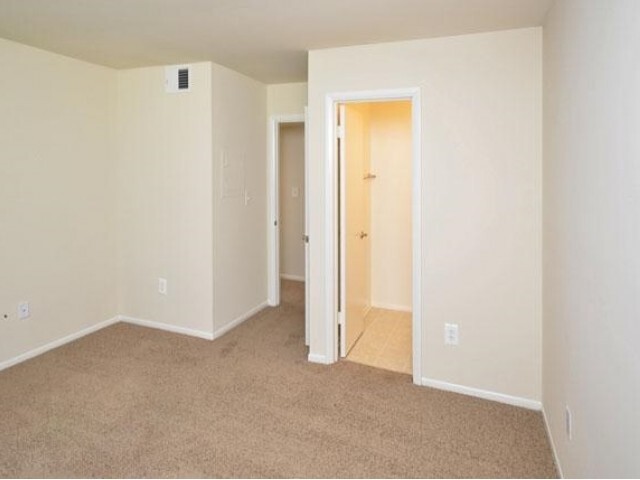 Master Bedroom w/Half Bath - Tide Mill Apartments