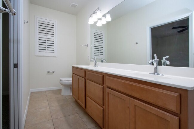 Building Photo - 3 Bedroom 2.5 Bath Townhome San Michele