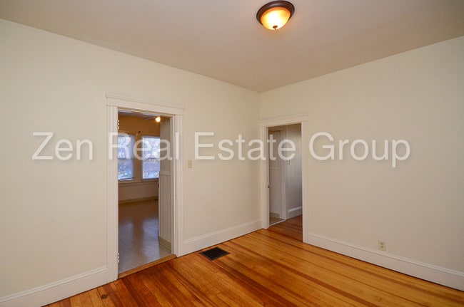 Building Photo - 232 Willow St