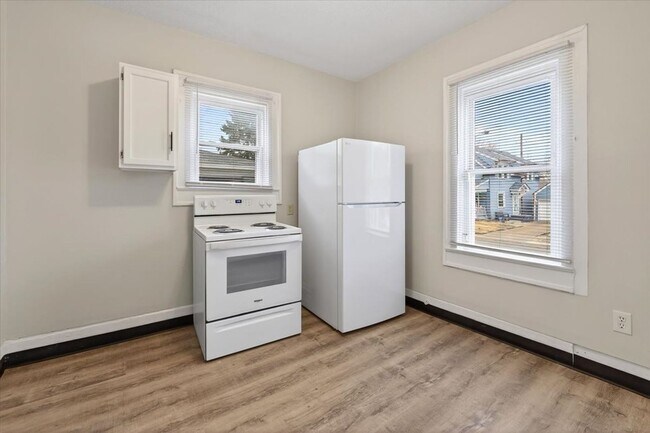 Building Photo - 636 E 34th St