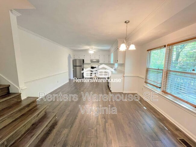 Building Photo - 411 Linkenborough Dr