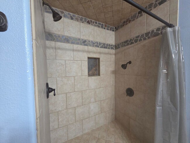 Building Photo - STUNNING PROPERTY-3 bedroom/2 bath Manufacture home in Central Bullhead City